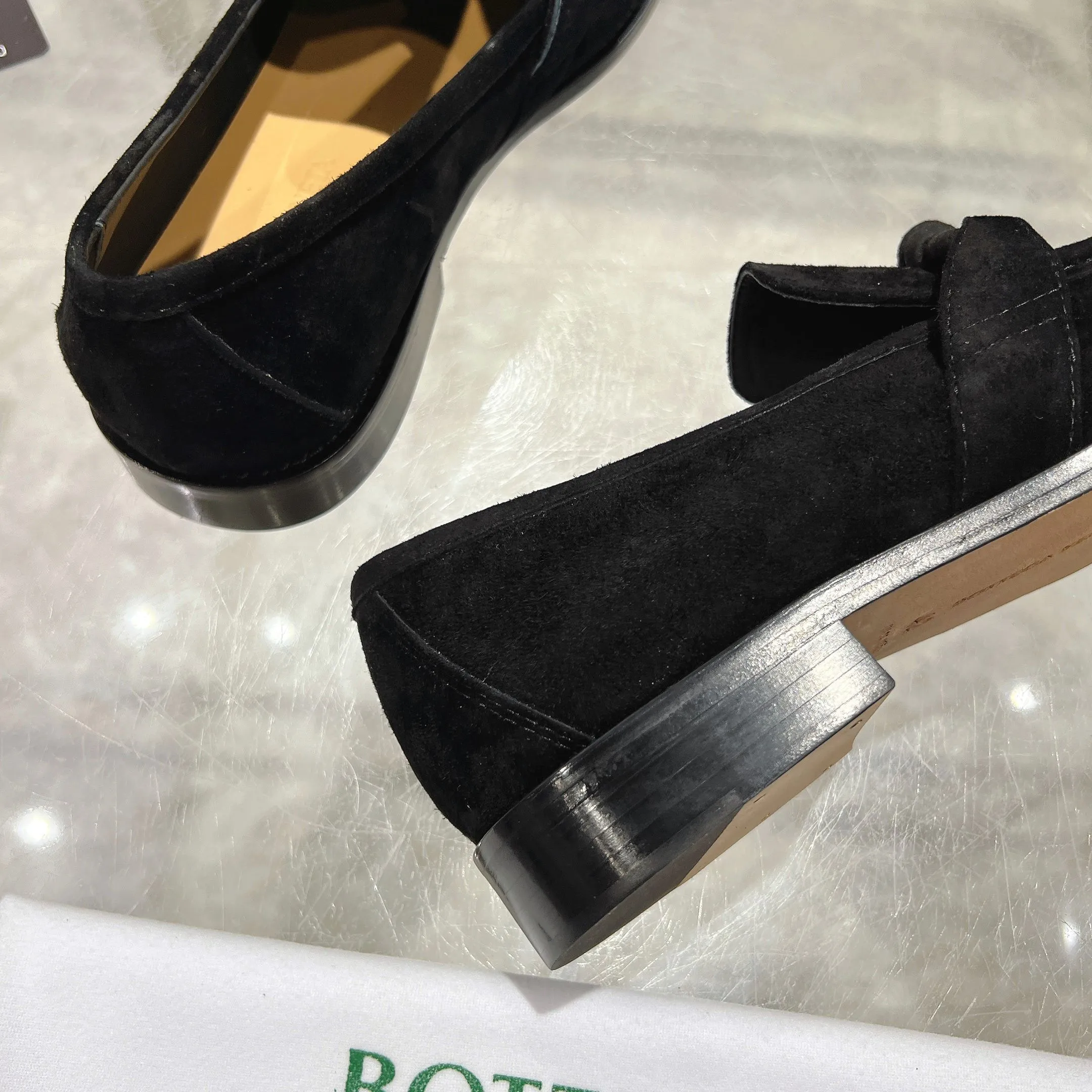 [BV] Top P: 840💰 Size: Female 35-39 (Female 40 custom-made) Male 39-44 (38.45 non-refundable) Bottega Veneta 2025 counter model! Small round toe loafers! Imported leather outsole! Imported grained cowhide! Solid color Niuli! !